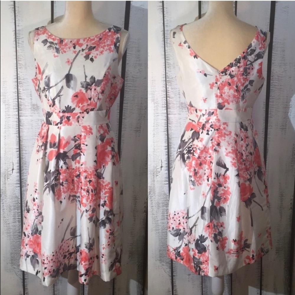 EUC Beautiful Floral Dress #0665